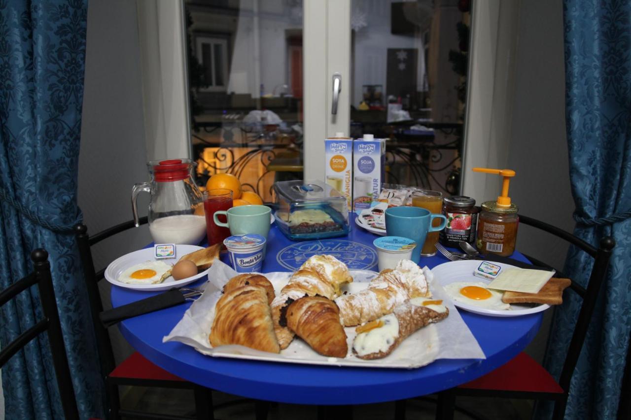 Dolce Vita Rooms & Breakfast Νάπολη Εξωτερικό φωτογραφία