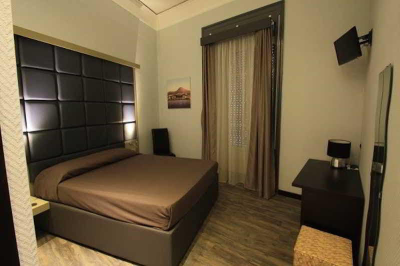 Dolce Vita Rooms & Breakfast Νάπολη Εξωτερικό φωτογραφία