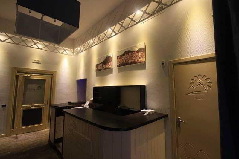 Dolce Vita Rooms & Breakfast Νάπολη Εξωτερικό φωτογραφία